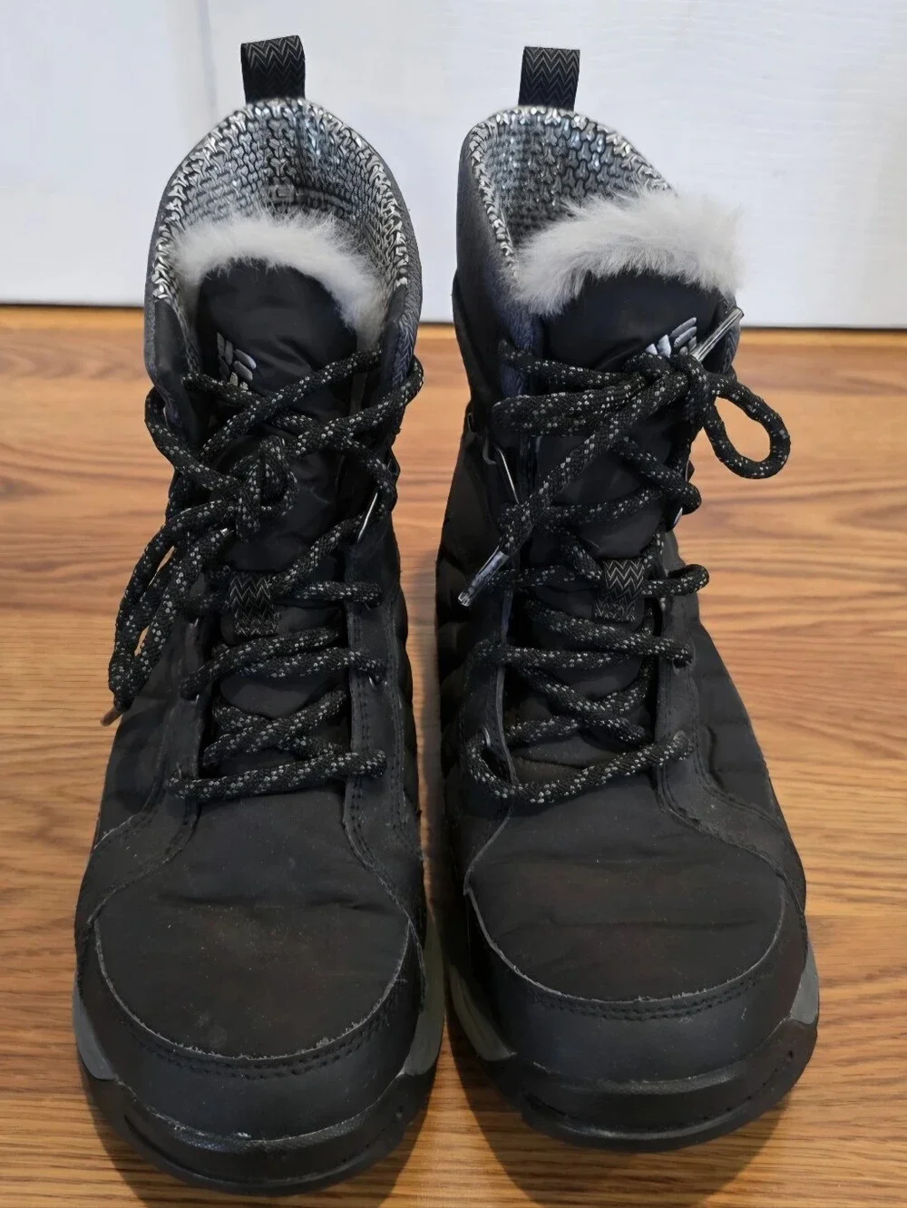 Columbia Women’s Meadows Shorty Omni-Heat 3D Boots Black Size 8